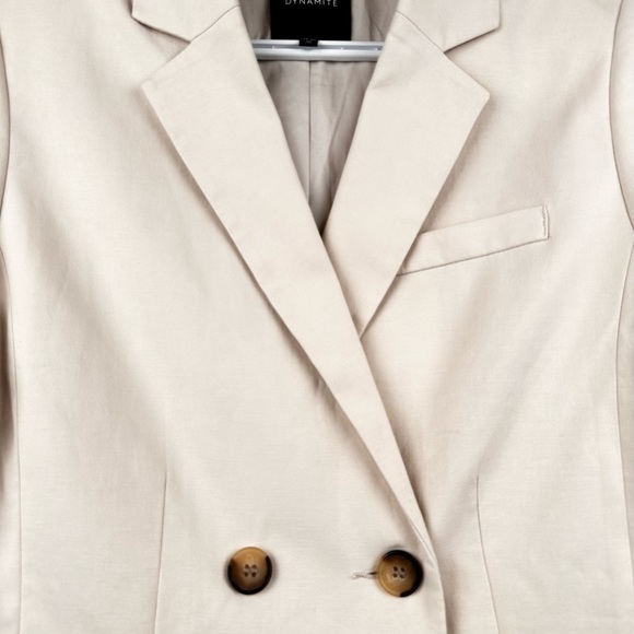 Dynamite V-Neck Kelsey Short Sleeve Cropped Blazer Rainy Day Beige XS - Picture 7 of 10